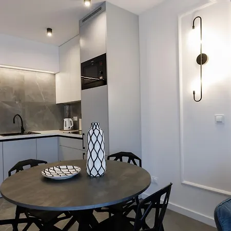 In&cognito With Parking Apartment *